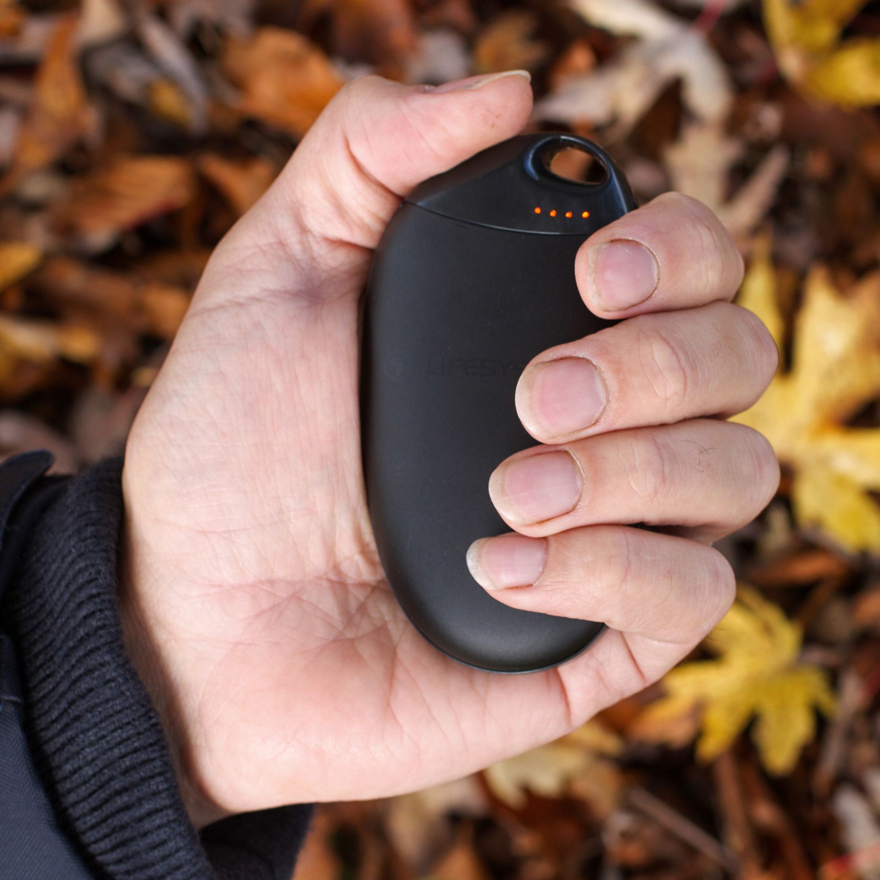 Įkraunamas rankų šildytuvas su įkroviklio funkcija Lifesystems Rechargeable Hand Warmer - Juoda